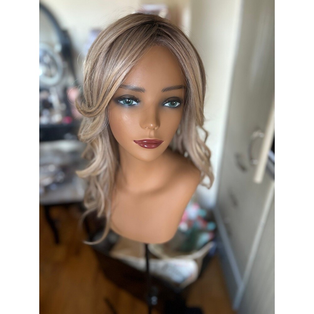 Belle tress “Capri” wig in color Crushed Almond blond new